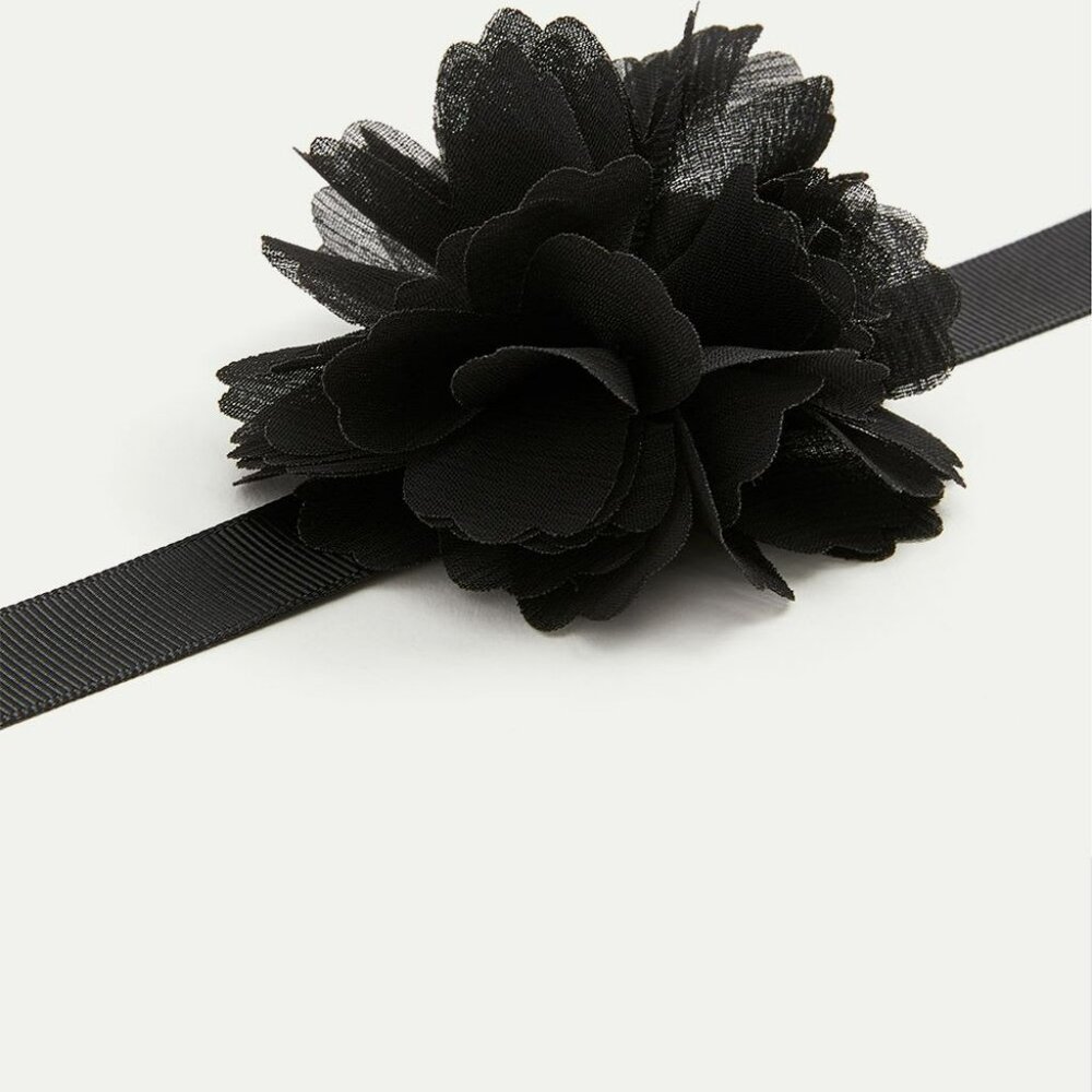 Flower Chocker - Picture 2 of 3